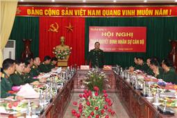 Quân khu: Trao quyết định nhân sự cán bộ